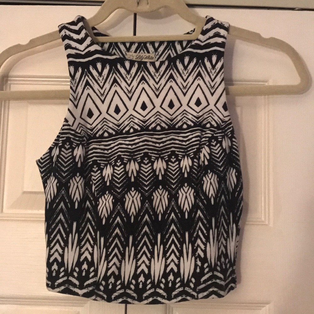 Black and white patterned crop top